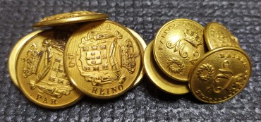 Onze botões «Rainha Constitucional M2» e  «Par do Reino»