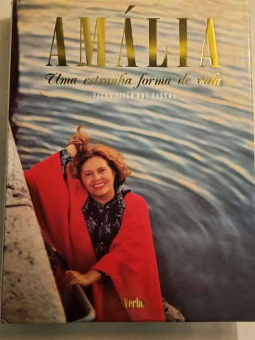 AMÁLIA UMA ESTRANHA FORMA DE VIDA