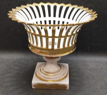 Cesto fruteiro com pé 