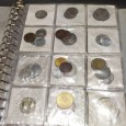 Album com 103 moedas da Rússia, Itália, Malta e outros 