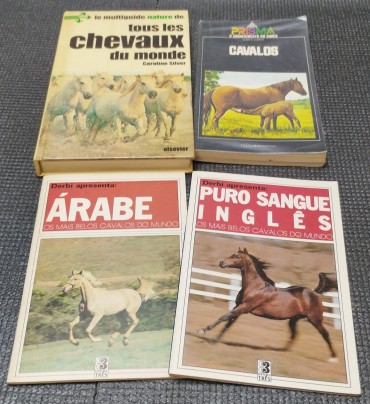 Quatro livros sobre cavalos 