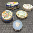 Cinco caixas miniatura 