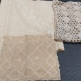 Lote de toalha de renda e naperons de crochet