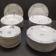 Dez pratos de sopa, dez pratos de sobremesa, vinte pratos rasos