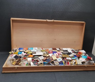 Colecção de fósforos com caixa 