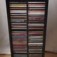 Móvel com uma centena de CD'S de música clássica