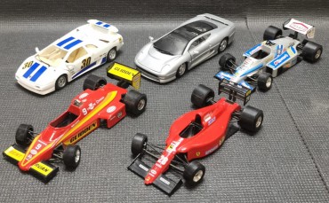 Cinco carros 