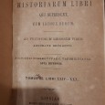 Três Livros em Latim