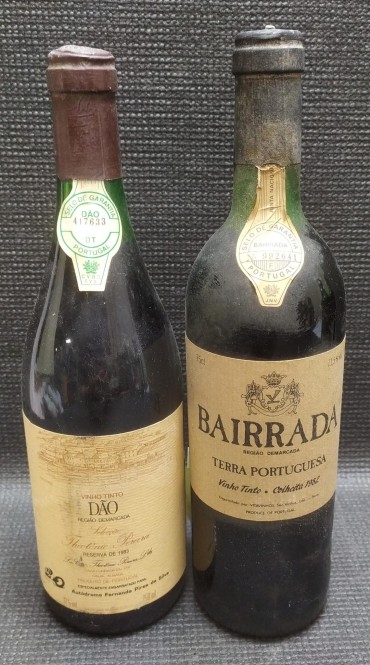 Dois vinhos tintos
