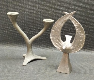 Candelabro e escultura 