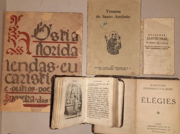 Cinco Livros Católicos , alguns muito antigos
