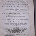 Três Livros Antigos, escritos em Latim