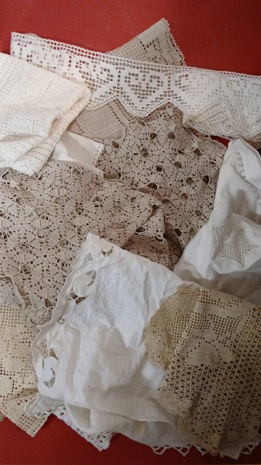 Lote de naperons diversos