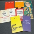 Lote de folhetos e livros de bolso políticos