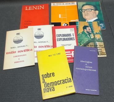 Lote de folhetos e livros de bolso políticos
