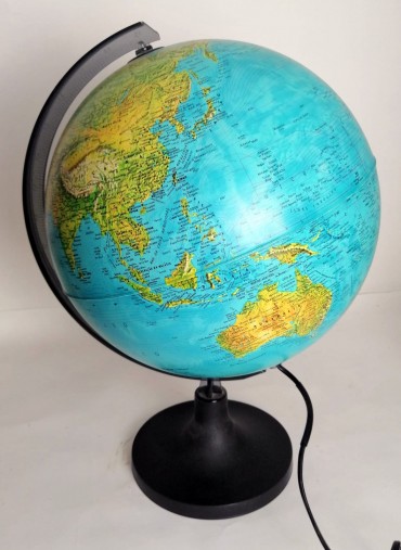 Candeeiro de mesa globo terrestre 