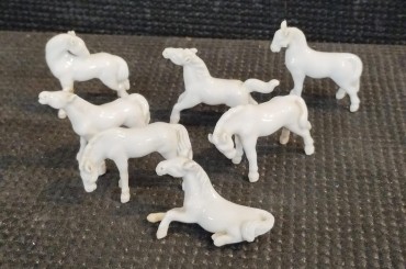 Sete cavalos miniatura 