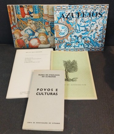 Lote de cinco catálogos e separatas sobre arte 