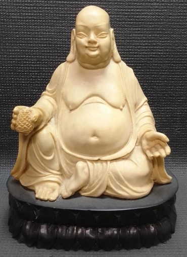 Buda com peanha