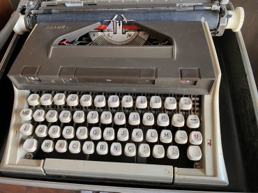 Máquina de escrever CAPRI