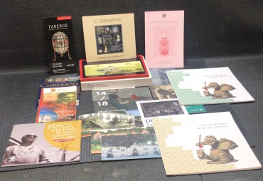«Lote de Catálogos de Exposições»