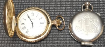 Dois relógios de bolso