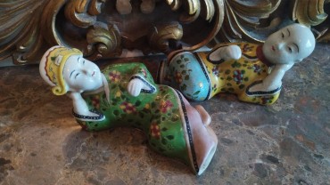 Casal de figuras orientais 