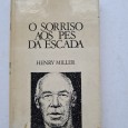 O SORRISO AOS PÉS DA ESCADA (VICTOR SILVA TAVARES )