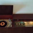Móvel rádio com gira-discos SCHAUB LORENZ 