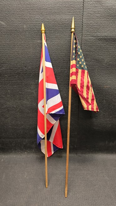 Duas bandeiras de estandarte miniatura