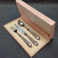 Conjunto de talheres de criança