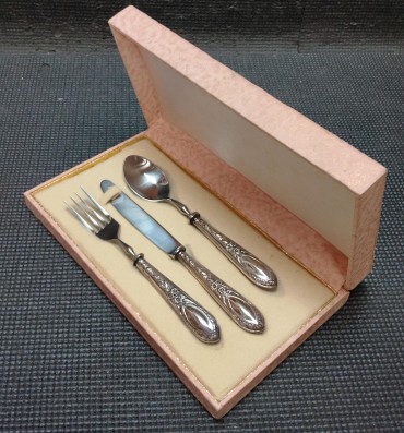 Conjunto de talheres de criança
