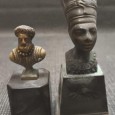 Dois bustos