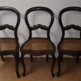 Três cadeiras