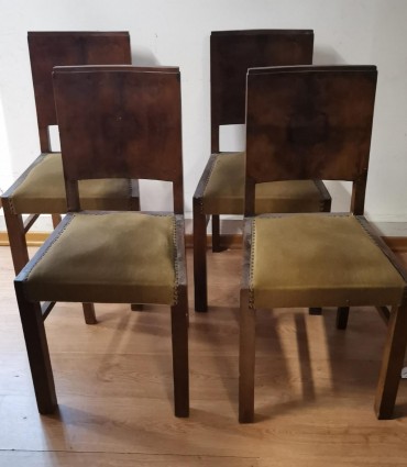 Quatro cadeiras