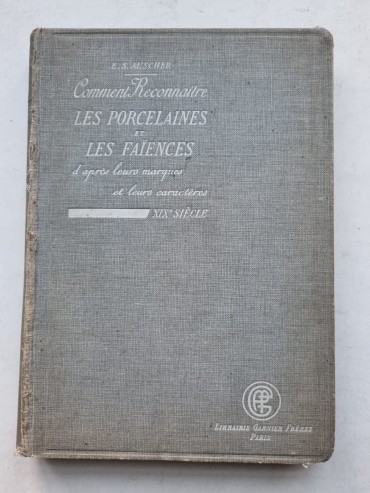 LES PORCELAINES ET LES FAIANCES