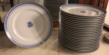 Vinte de quatro pratos rasos