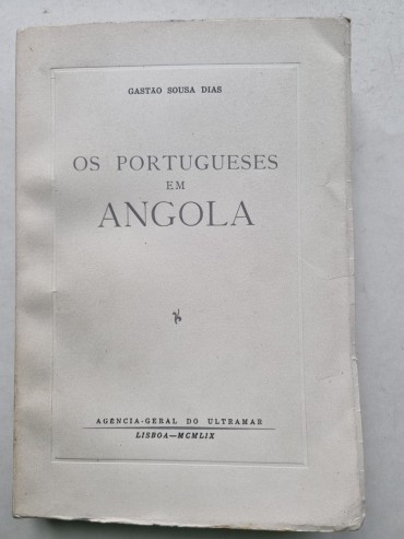 OS PORTUGUESES EM ANGOLA