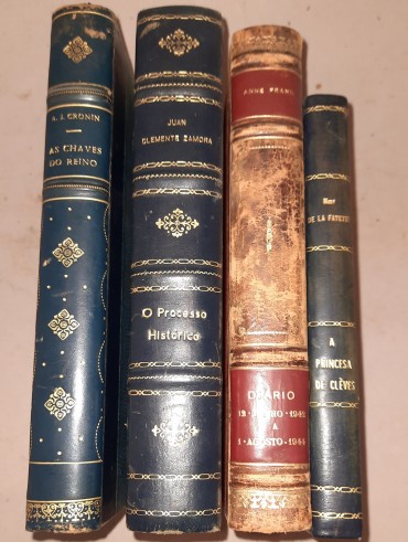 Quatro Livros muito Interessantes