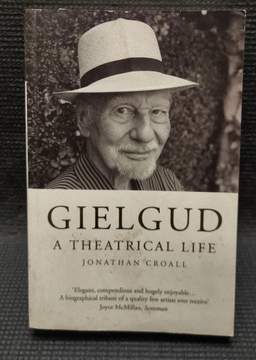 «Gielgud a theatrical life»
