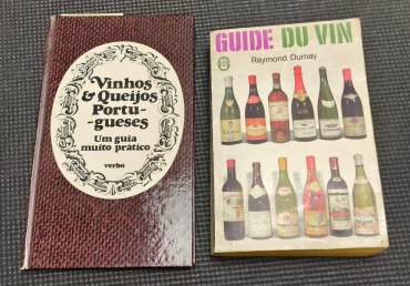 Dois livros sobre vinhos
