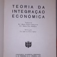 Oito (8) Livros sobre economia, direito comercial e processos penais