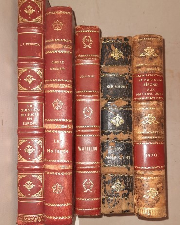 Cinco (5) Livros de e sobre Países e acontecimentos Europeus
