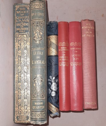 Seis (6) Livros com belíssimas encadernações