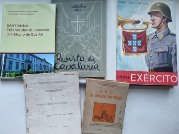 LIVROS E PUBLCAÇÕES MILITARES PORTUGUESAS