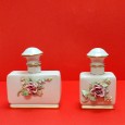 Dois frascos de perfume