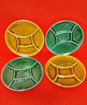 Quatro pratos de aperitivos