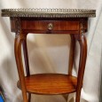Mesa de apoio com gradinha