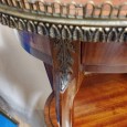 Mesa de apoio com gradinha