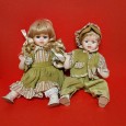 Casal de bonecas de porcelana